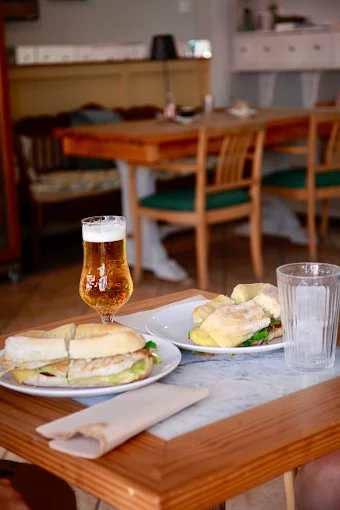Levante Cafe-Bistro